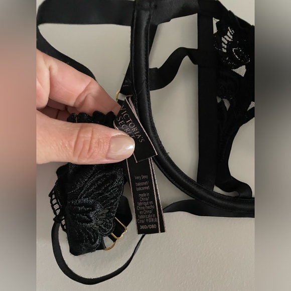 Victoria’s Secret Very Sexy Bra - 36D - Picture 4 of 4